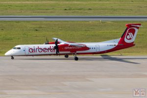 Eine Bombardier Dash 8 Q400 der Air Berlin - auf die Regionalflotte der nun ihrem Ende entgegensehenden Fluglinie wartet zumindest eine neue Lackierung. © Viktor Szontagh