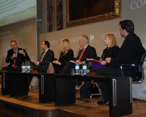 The panel – moderated by Paneuropa President Karl von Habsburg. © lukasmandl.eu